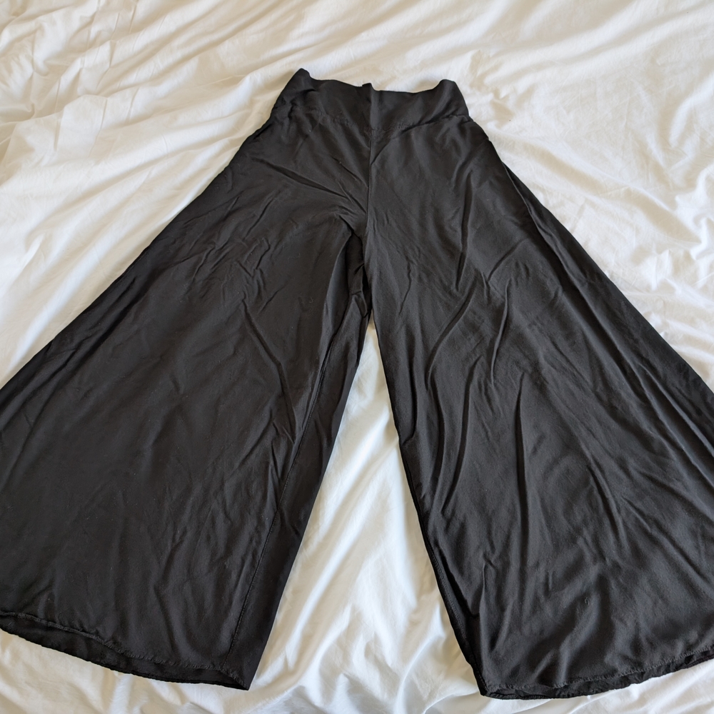Wide-Leg Black Pants